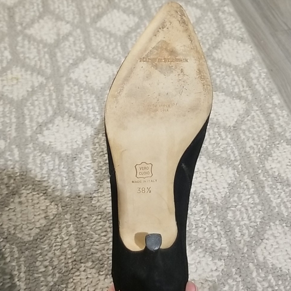 Manolo Blahnik black suede pumps sz 8.5 - Picture 7 of 8